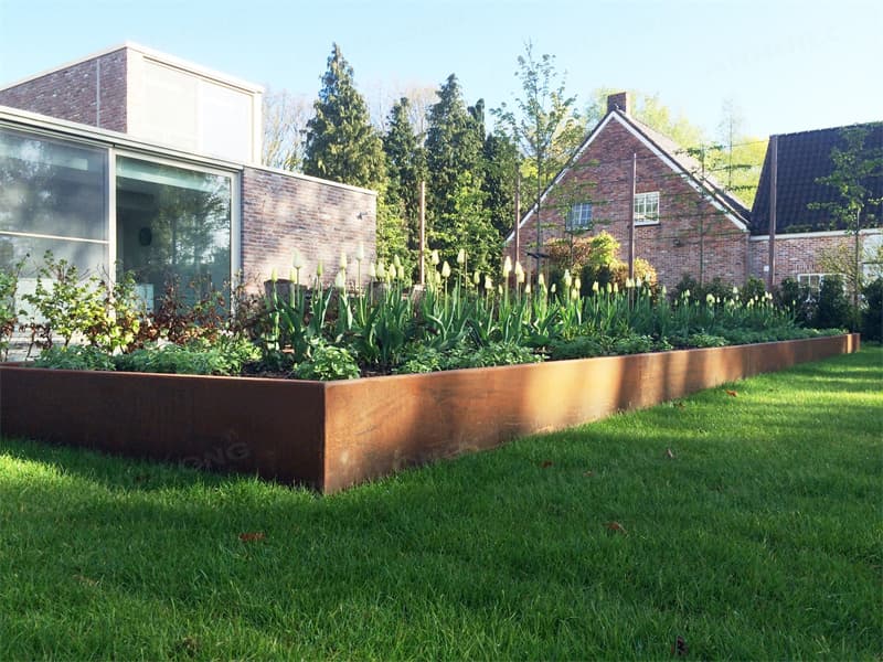 <h3>Garden Edging 101: Ideas and Tips for DIY Installation</h3>
